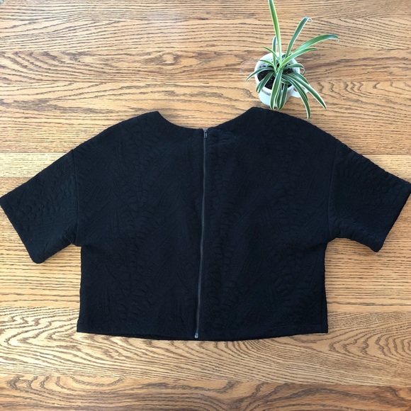 Urban Outfitters Tops - Quilted crop top